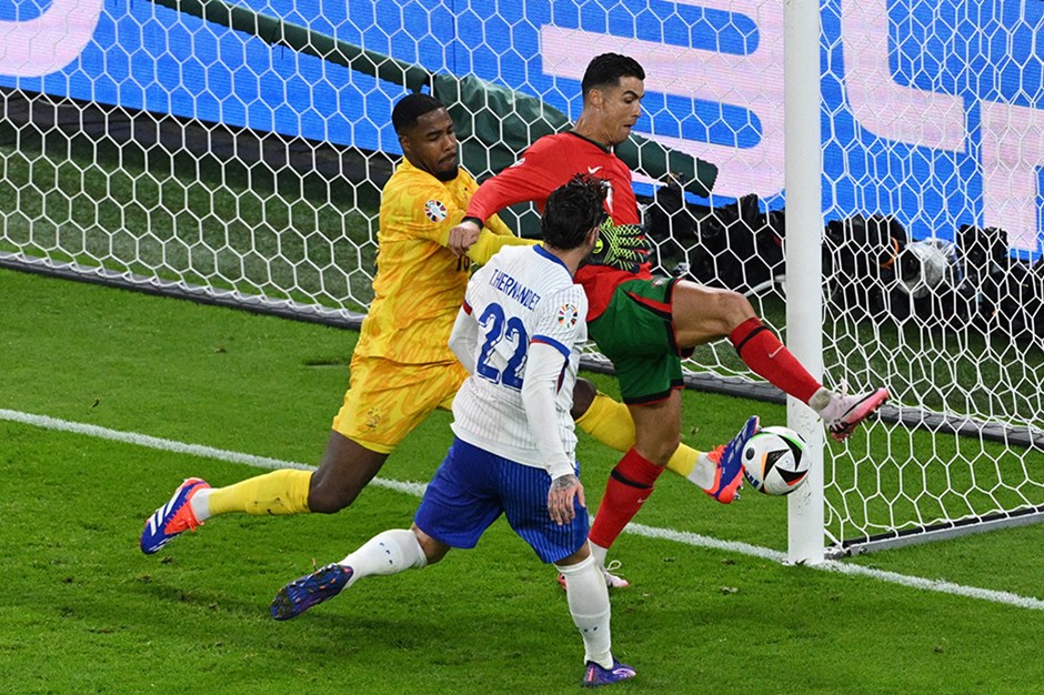 Portekiz Fransa maç özeti ve goller! Uzatmalara giden maçta Ronaldo bir ilki yaşadı