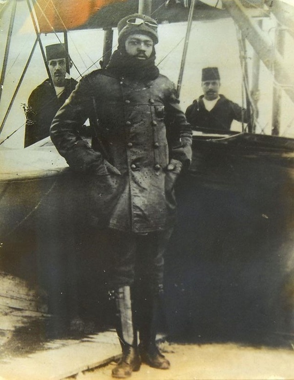 Ahmet Ali Çelikten (1883-1969) tarihteki ilk siyahi savaş pilotudur. Birinci Dünya Savaşı'nda Osmanlı Ordusu'nda savaştı ve Kurtuluş Savaşı sırasında Türk Milli Hareketi'ne hizmet etti.